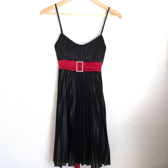 B. Darlin Womens Dress w/Rhinestone Detail Size 5/6 - Picture 1 of 5